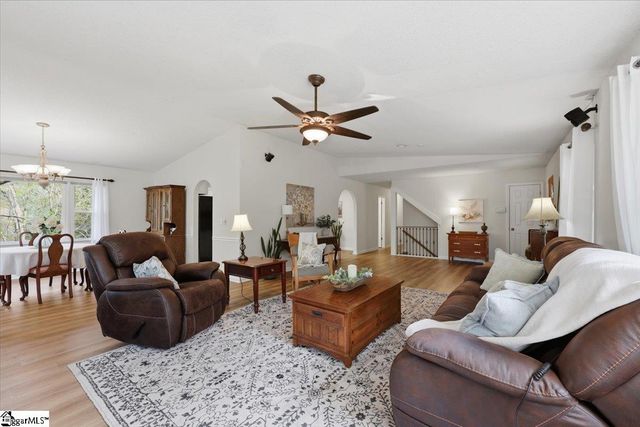 90 Southwood Drive, Greenville, SC 29605