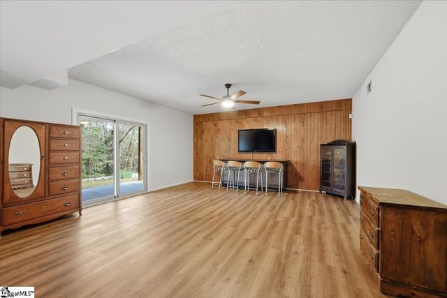 90 Southwood Drive, Greenville, SC 29605