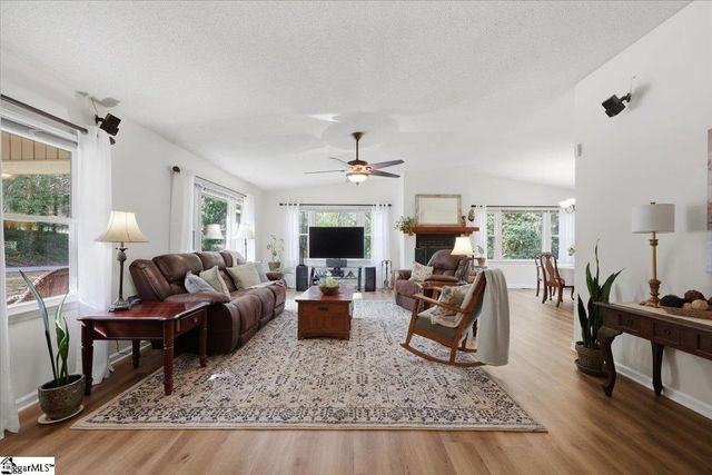 90 Southwood Drive, Greenville, SC 29605