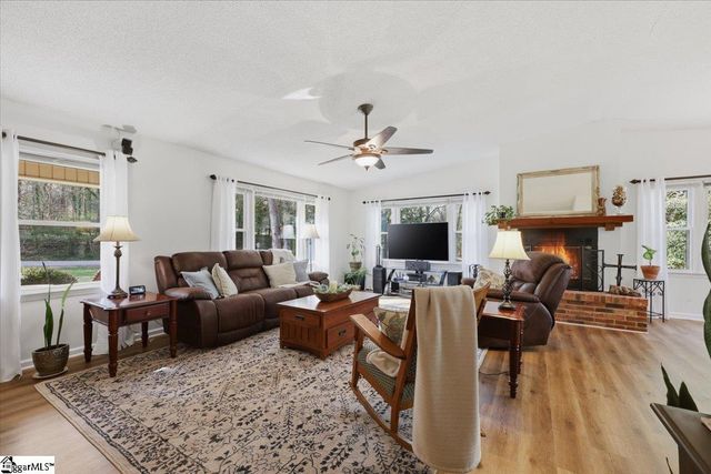 90 Southwood Drive, Greenville, SC 29605