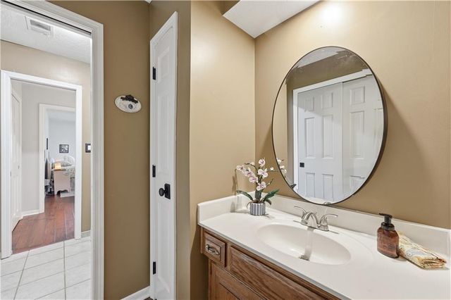 12904 Quail Ridge, Lee's Summit, MO 64086