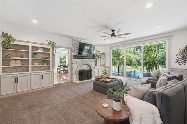 12904 Quail Ridge, Lee's Summit, MO 64086