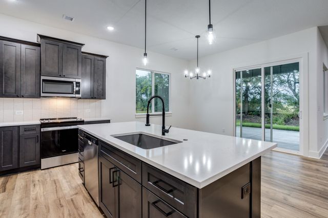 9018 E 33rd Cir S, Wichita, KS 67210