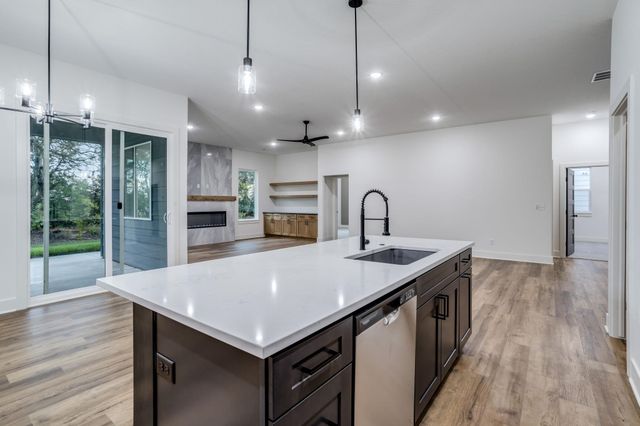 9018 E 33rd Cir S, Wichita, KS 67210