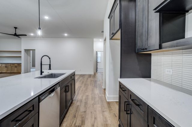 9018 E 33rd Cir S, Wichita, KS 67210