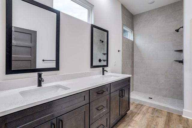 9018 E 33rd Cir S, Wichita, KS 67210