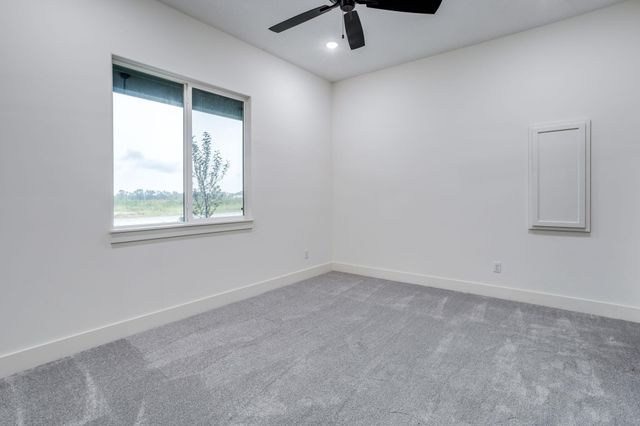 9018 E 33rd Cir S, Wichita, KS 67210