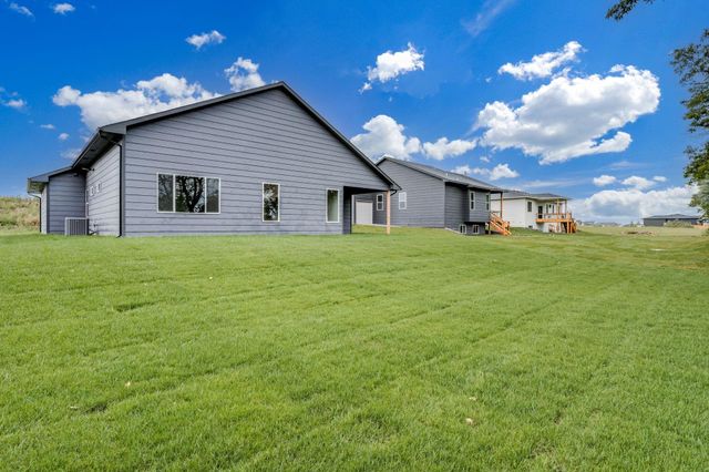 9018 E 33rd Cir S, Wichita, KS 67210