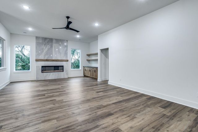 9018 E 33rd Cir S, Wichita, KS 67210