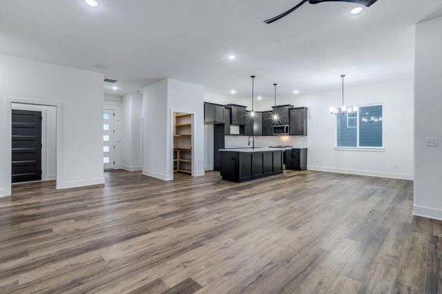 9018 E 33rd Cir S, Wichita, KS 67210