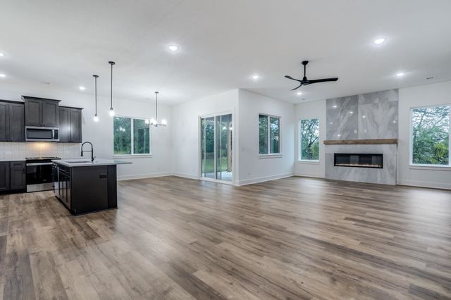 9018 E 33rd Cir S, Wichita, KS 67210