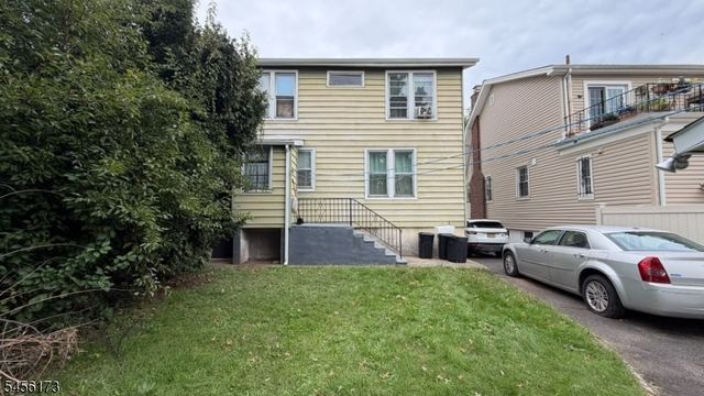 40 Glorieux St, Irvington Twp., NJ 07111