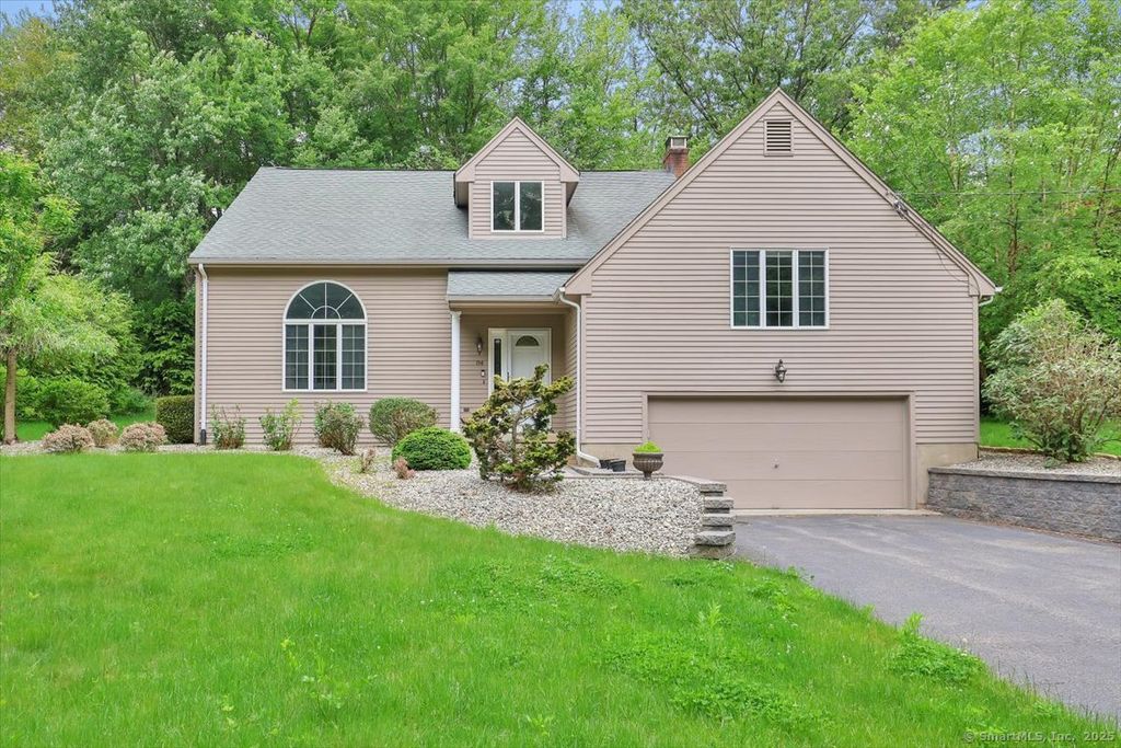 84 Shadow Lane, Cromwell, CT 06416