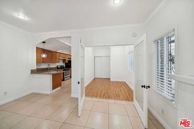 6680 De Longpre Avenue, Los Angeles, CA 90028