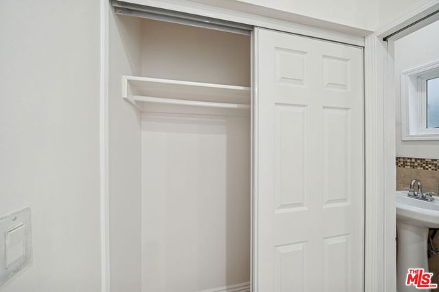 6680 De Longpre Avenue, Los Angeles, CA 90028