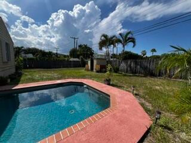 1007 AVON Road, West Palm Beach, FL 33401
