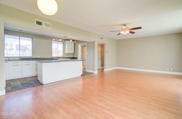 3242 E Camelback Road 207, Phoenix, AZ 85018