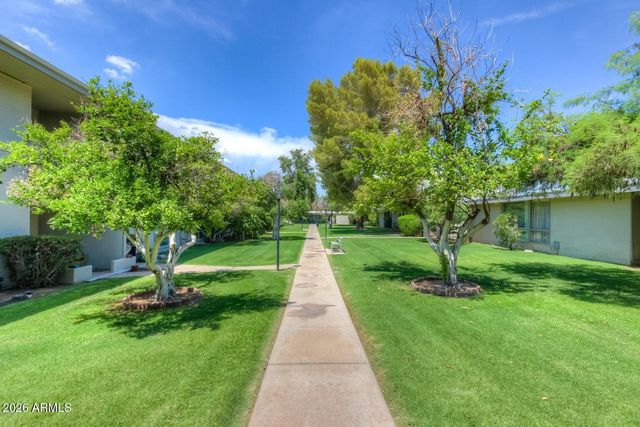 3242 E Camelback Road 207, Phoenix, AZ 85018