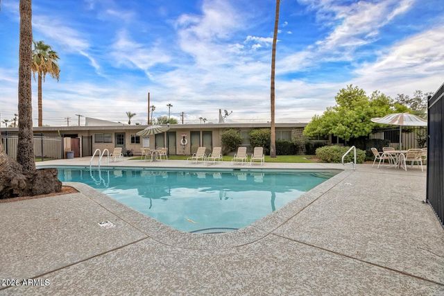 3242 E Camelback Road 207, Phoenix, AZ 85018