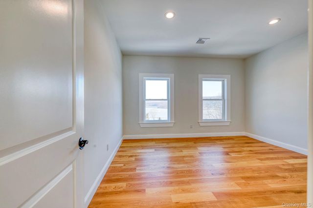 133 W Mombasha Road, Monroe, NY 10950