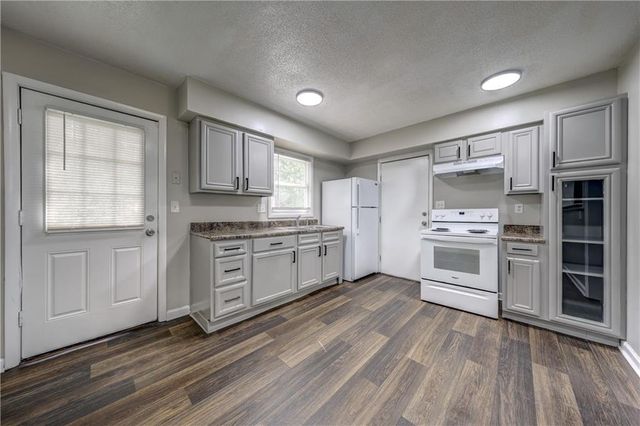 11303 Donnelly Avenue, Kansas City, MO 64134