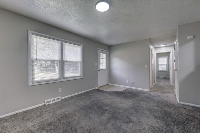 11303 Donnelly Avenue, Kansas City, MO 64134