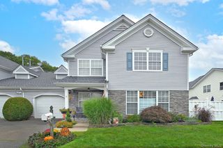 8 Lavern Drive, Middle Island, NY 11953