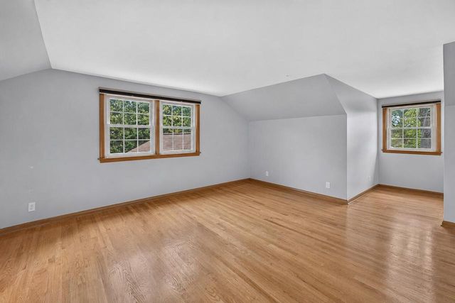 427 Susan LANE, Thiensville, WI 53092