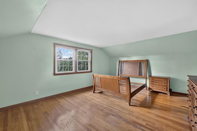 427 Susan LANE, Thiensville, WI 53092