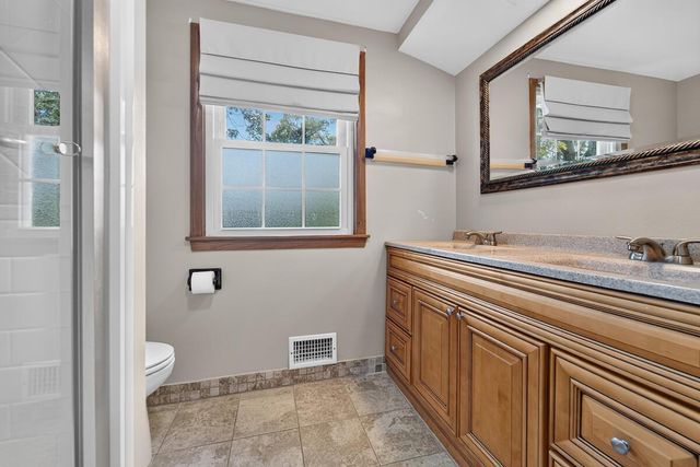 427 Susan LANE, Thiensville, WI 53092
