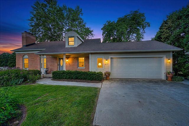 427 Susan LANE, Thiensville, WI 53092