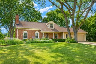 427 Susan LANE, Thiensville, WI 53092