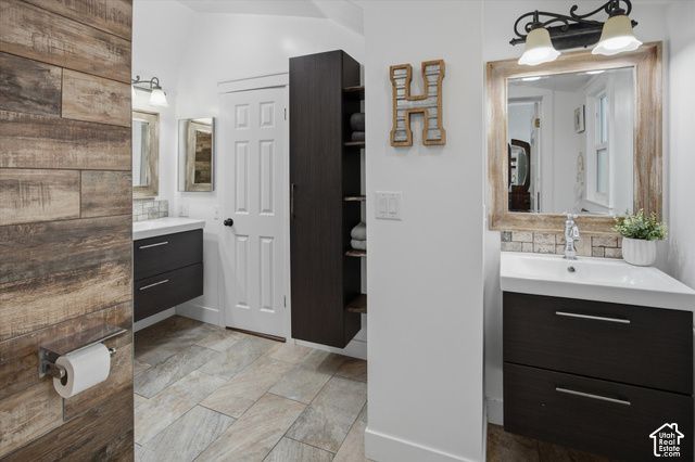 696 E 2550 N, North Ogden, UT 84414