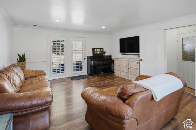 696 E 2550 N, North Ogden, UT 84414