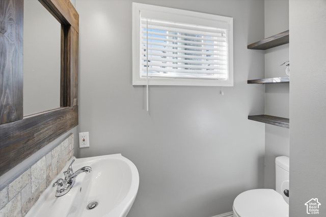696 E 2550 N, North Ogden, UT 84414
