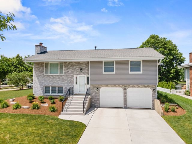163 Bourne Lane, Bloomingdale, IL 60108