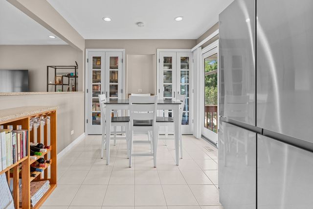 163 Bourne Lane, Bloomingdale, IL 60108