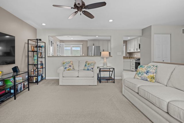 163 Bourne Lane, Bloomingdale, IL 60108