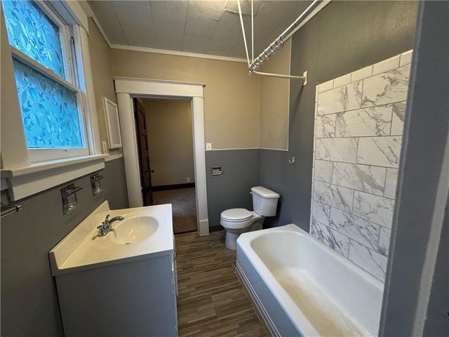 2619 Sacramento Street, St Joseph, MO 64507