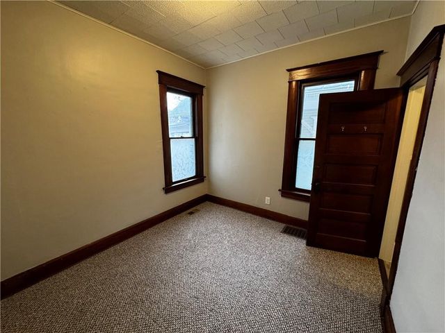 2619 Sacramento Street, St Joseph, MO 64507