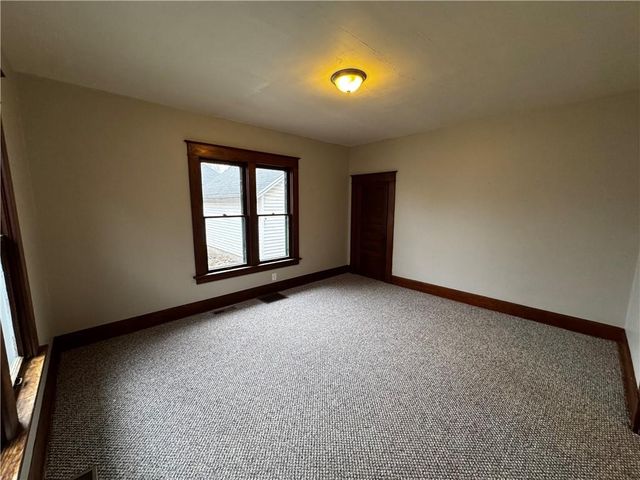 2619 Sacramento Street, St Joseph, MO 64507