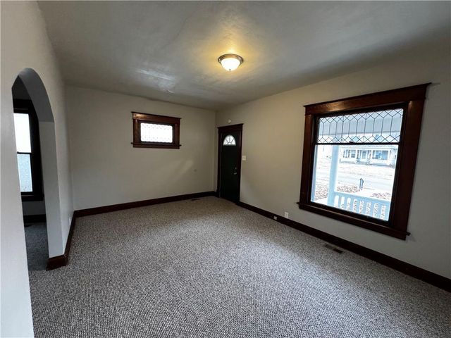 2619 Sacramento Street, St Joseph, MO 64507