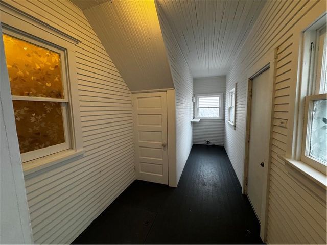 2619 Sacramento Street, St Joseph, MO 64507