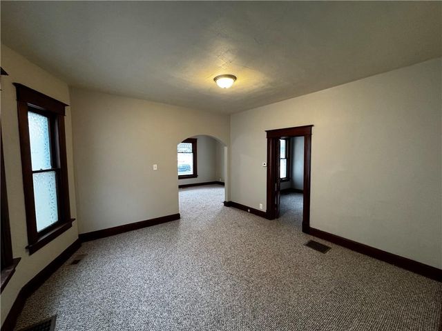 2619 Sacramento Street, St Joseph, MO 64507