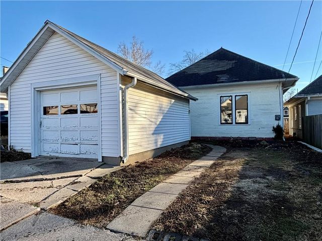 2619 Sacramento Street, St Joseph, MO 64507