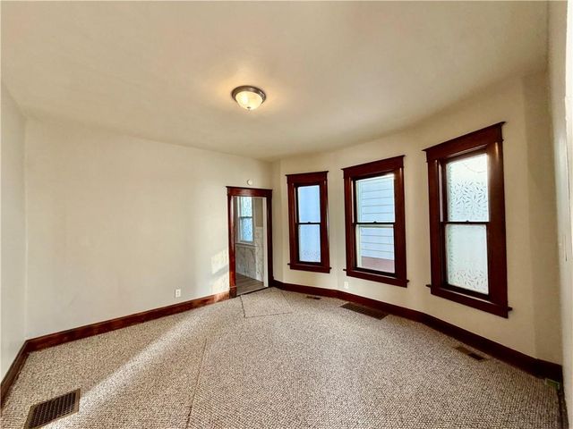 2619 Sacramento Street, St Joseph, MO 64507