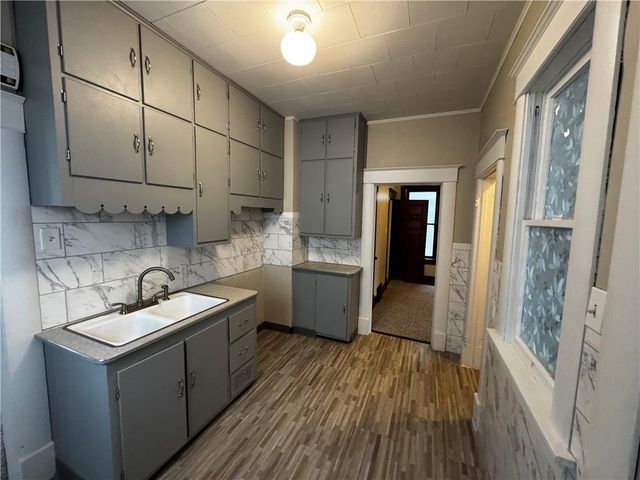 2619 Sacramento Street, St Joseph, MO 64507