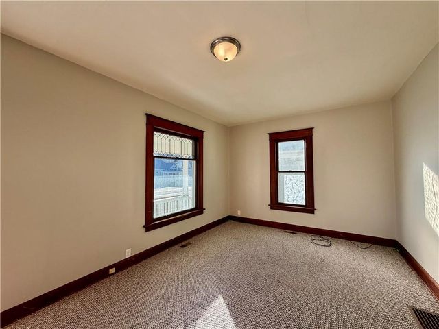 2619 Sacramento Street, St Joseph, MO 64507