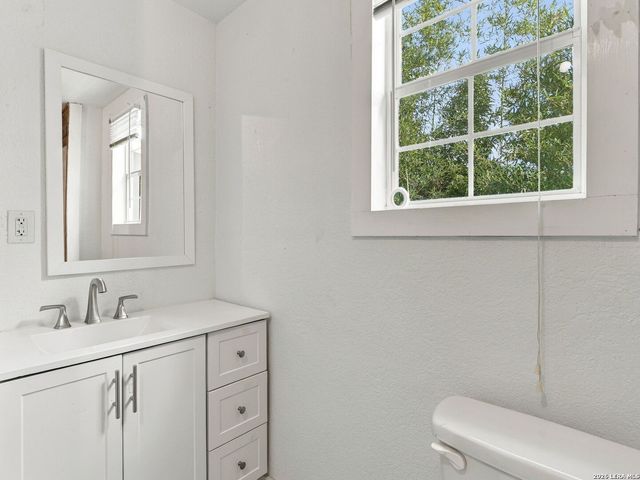 2553 W SAN ANTONIO ST, New Braunfels, TX 78130