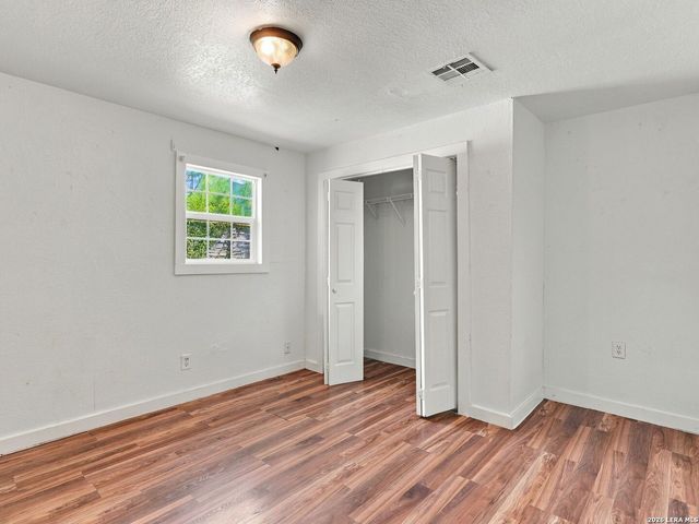 2553 W SAN ANTONIO ST, New Braunfels, TX 78130